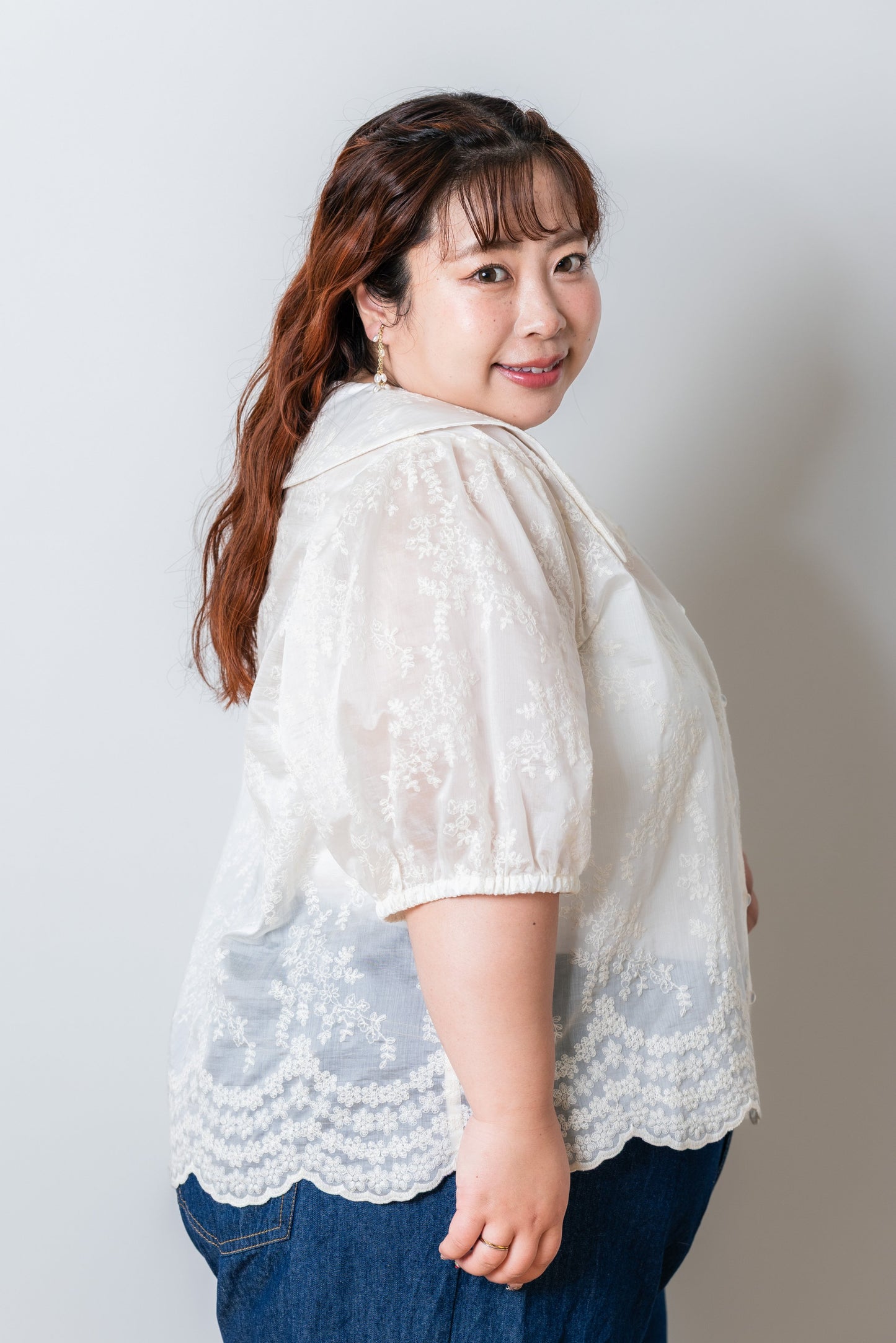 フラワー刺繍シアーブラウス