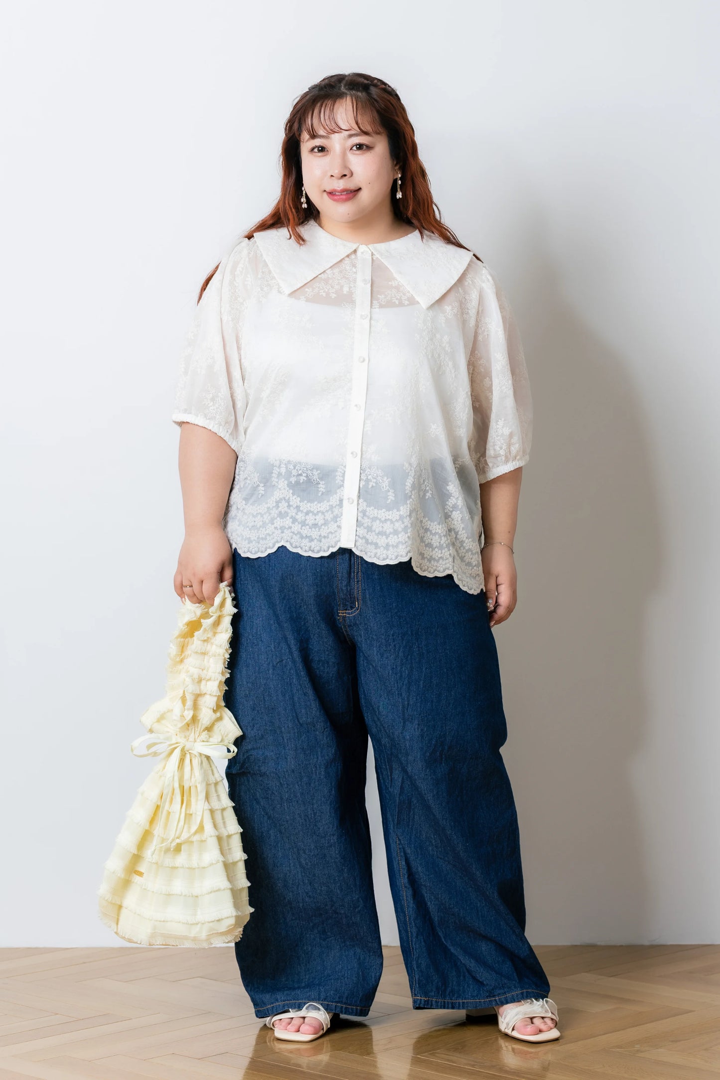フラワー刺繍シアーブラウス