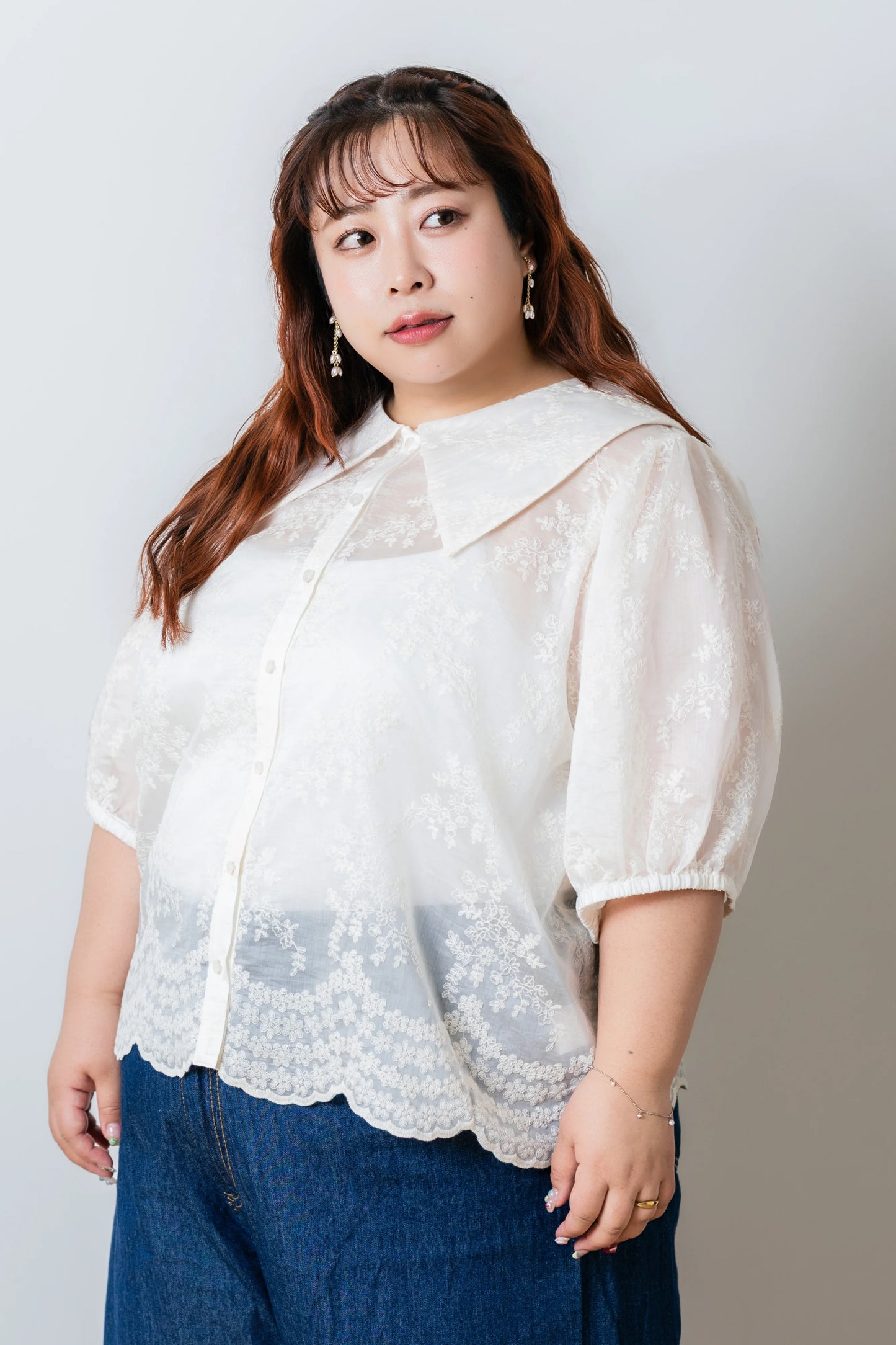 フラワー刺繍シアーブラウス