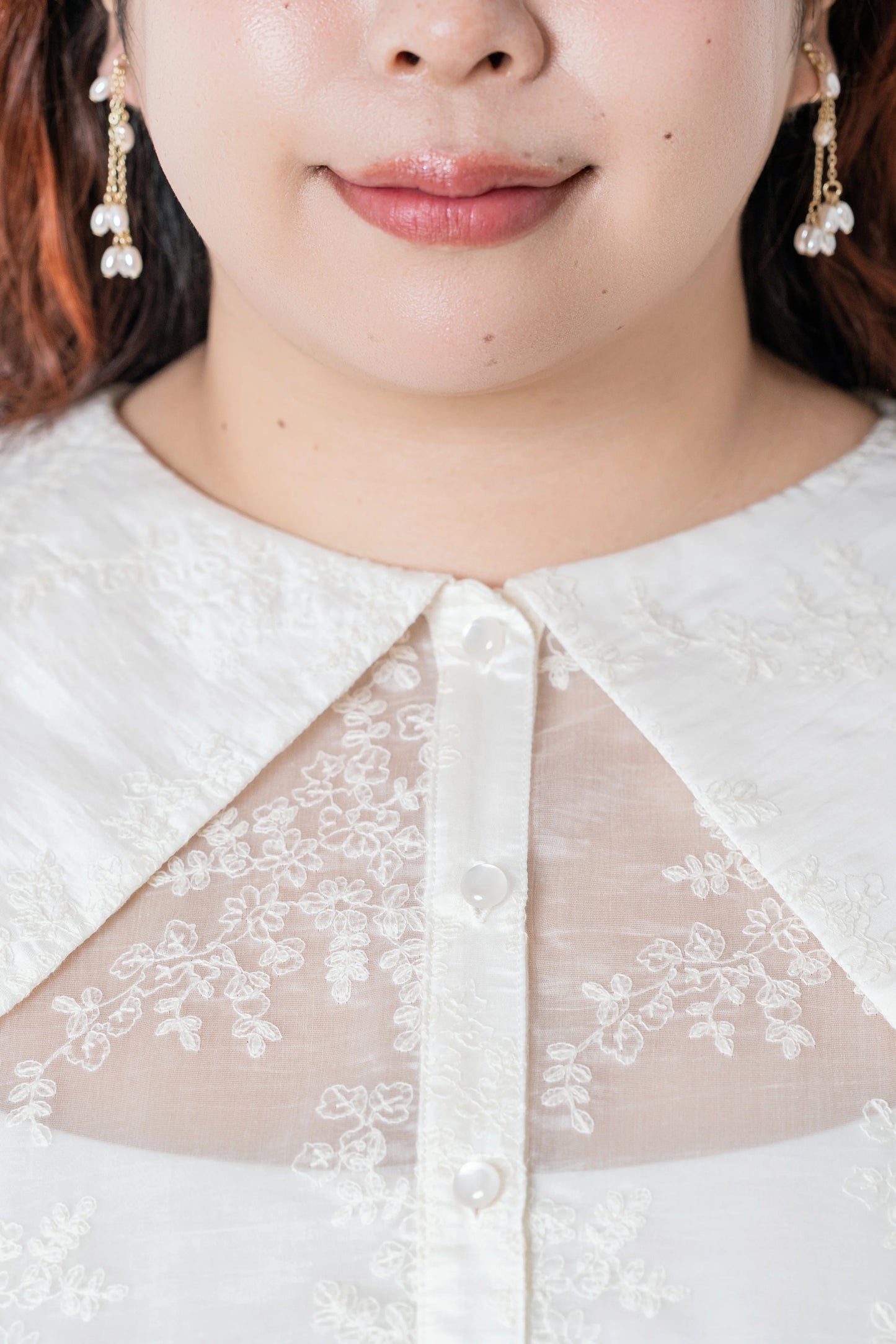 フラワー刺繍シアーブラウス