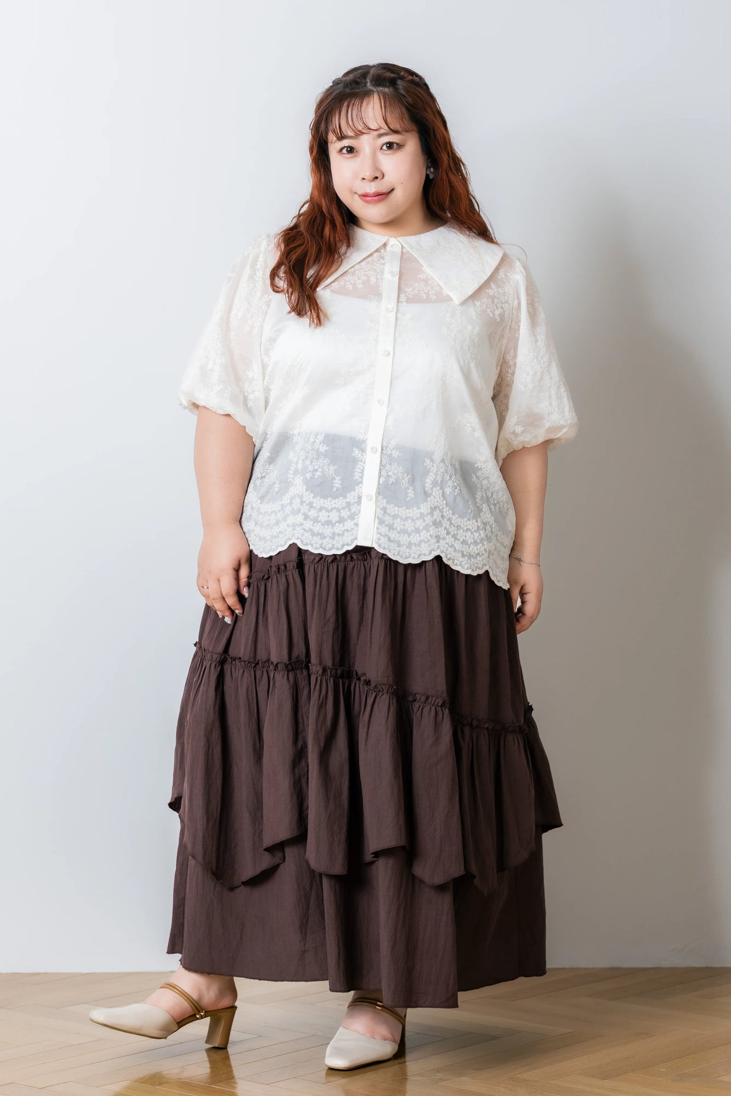 フラワー刺繍シアーブラウス