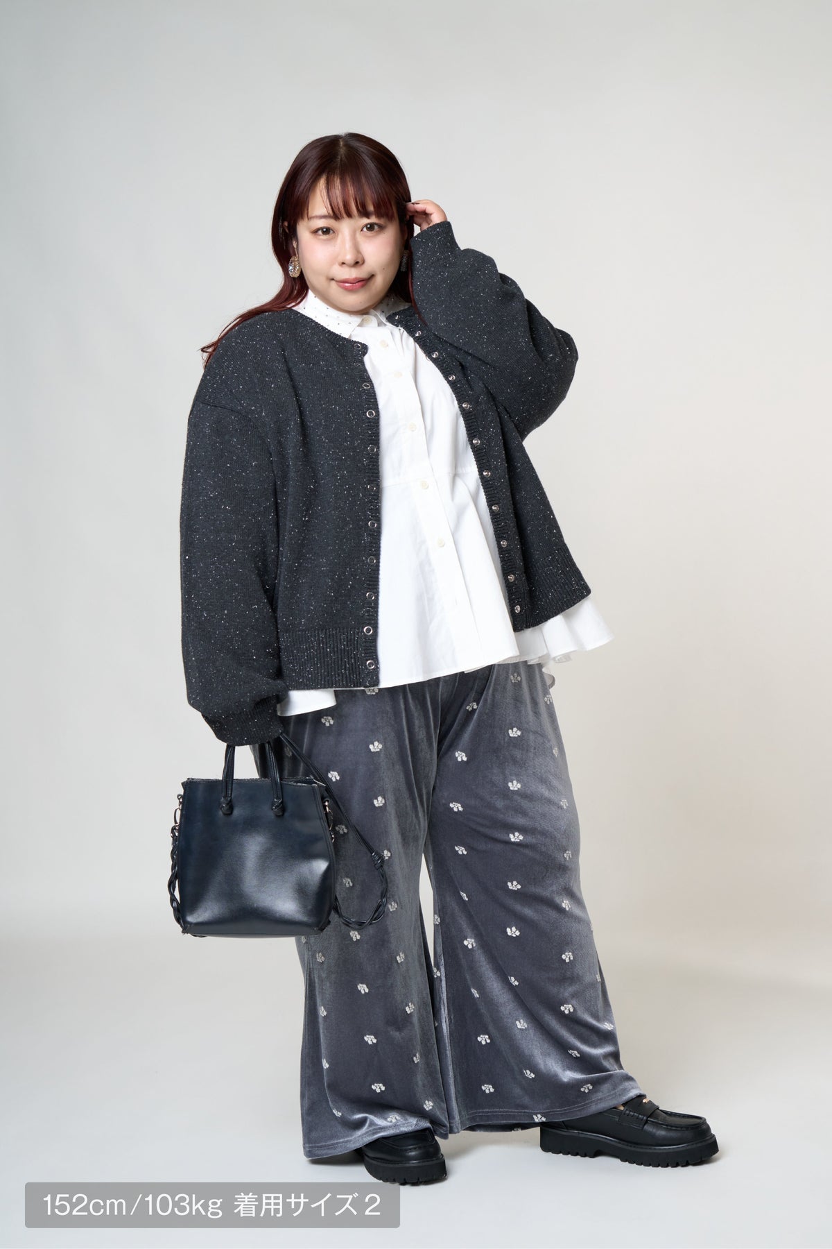フラワー刺繍ベロアパンツ