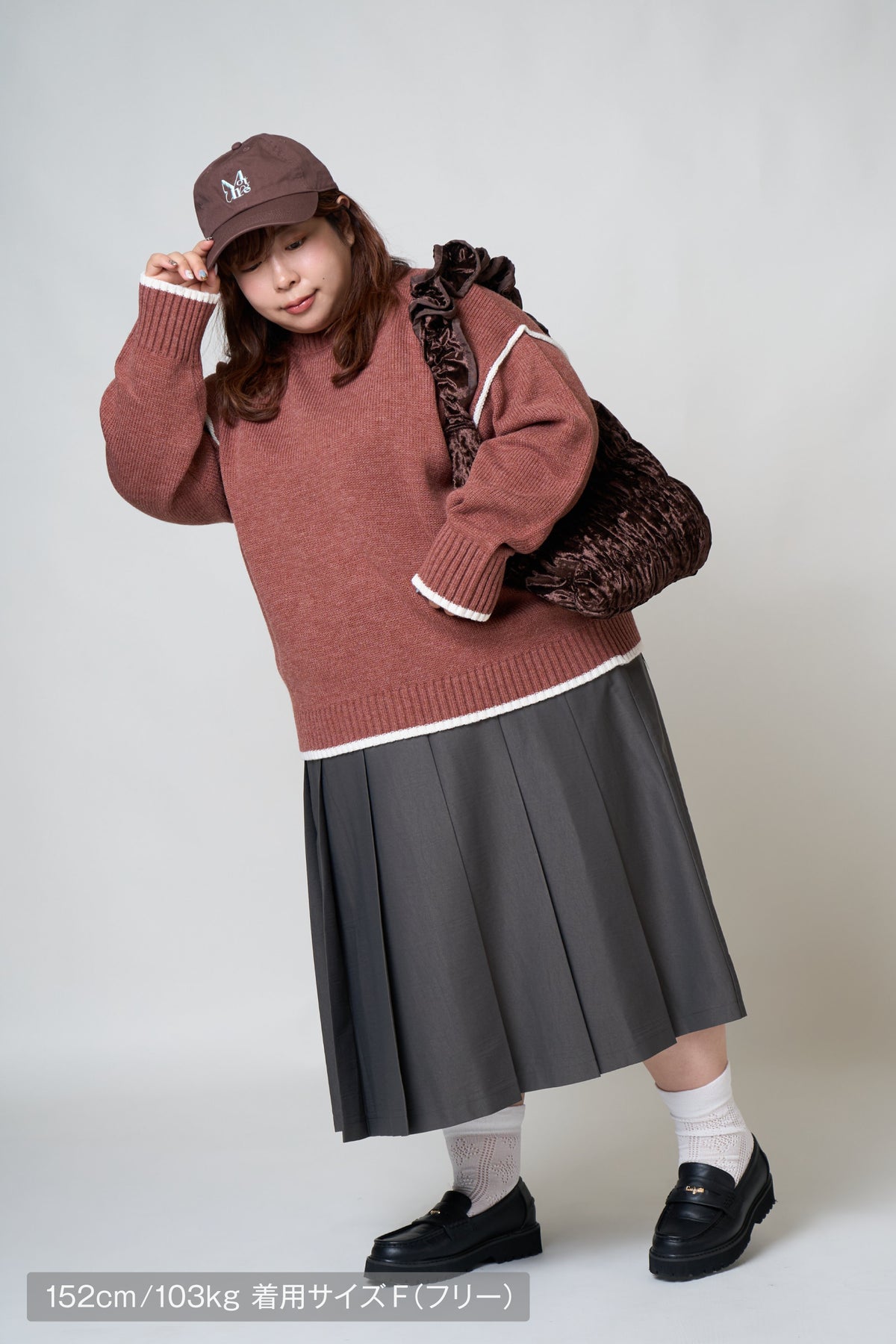 配色モックネックニット